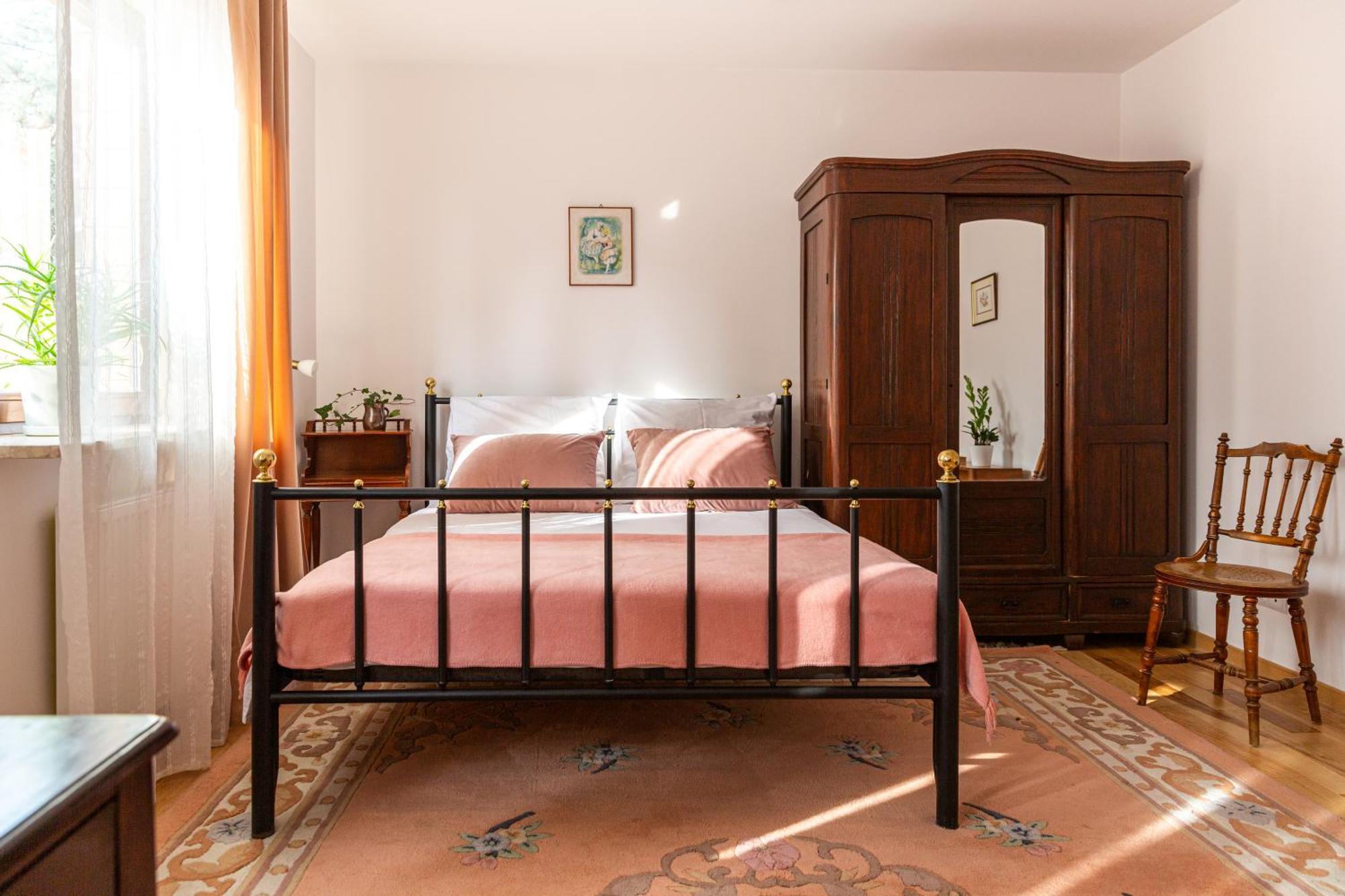 Pink Rose Suite Jozefow  Exterior photo
